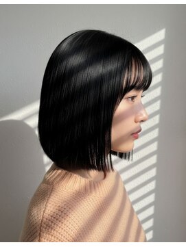 ぱつっと丸みボブ