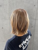 ヘアアンドデザイン ネイビー(Navy)&nbsp;外ハネ フォギーベージュ