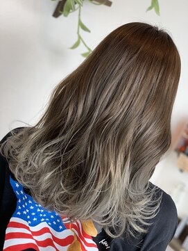 ヘアーサロン プアメリア(Puamelia) ホワイトブロンド小顔透け感エアタッチバレイヤージュ