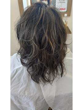 いとをかし美容室 ハイライトカラー