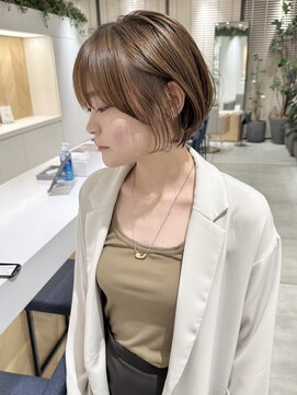 ステア ケース(stair case) 大人かわいい丸みショートボブ耳かけ20代30代40代