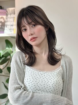 イヴォーク トーキョー(EVOKE TOKYO) 鎖骨ミディアムレイヤーカット韓国くびれヘアオリーブグレージュ