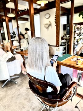 ヤソ(yaso) ホワイト　×  シルバー