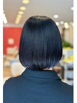 ヘアーエボリューション&nbsp;成人式後のばっさりカット。乾かすだけでキマるミニボブ