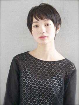 ユノ(juno) シルエットが綺麗★エレガントな大人美人ショート