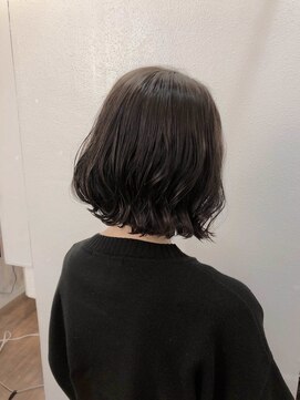 テオ(Theo) Theo // 巻き髪風パーマ／ミディアム