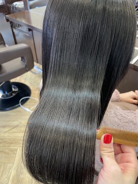 ミリュウ(Milieu) 扱いやすくまとまるやわらか縮毛矯正