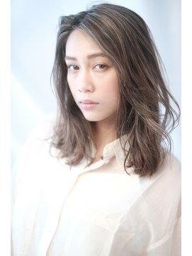 アヴァンセスパスリードット(Avance Spa three.) 大人目ミディアム