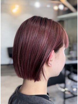 クラッチバイシオンアグリゲイト(CLUTCH by Zi-on aggregate) ぱっつん前髪×スマートボブ×ベージュピンク/モードボブ