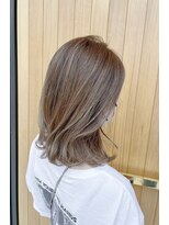 シャメル(Chamel)&nbsp;バレイヤージュ白髪ぼかしブリーチあり