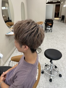 シカ 神戸三宮元町店(Cica) 神戸 三ノ宮 元町 髪質改善 メンズ