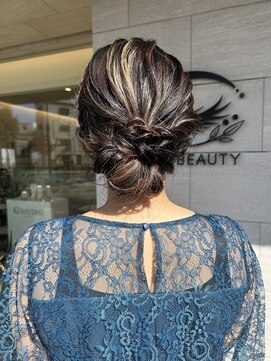 カペリベラ 寝屋川店(Capelli Bella) ふわふわシニヨンスタイル