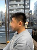 黒髪刈り上げショートマッシュレイヤーフェードカット