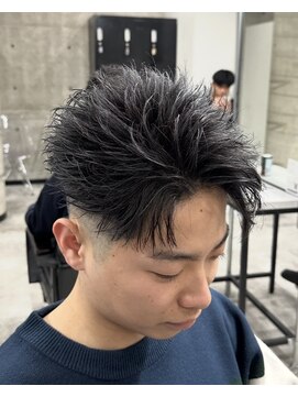イーラ(era) フェザーショートパーマ/メンズ/刈り上げ/眉毛/ツイスト
