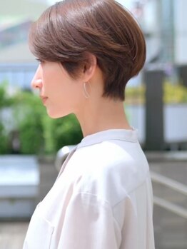 リーナ ビューティガーデン(LiNA BeautyGarden)の写真/毎朝のセットが簡単に楽に決まる！丸みのあるシルエットで、女性らしさを引き立てる大人のショートヘア☆