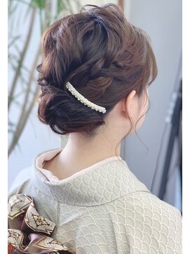 ボイス(Voice) 着付け(変わり帯)+ヘアセット.....9180円