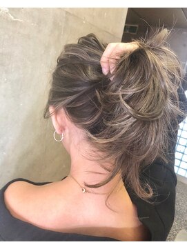 キー(kｅｙ) アッシュベージュ