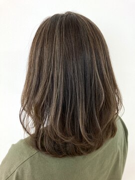 ヘッズ 本八幡店(HEADS) HEADS本八幡】カーキベージュ_ハイライト_イルミナ