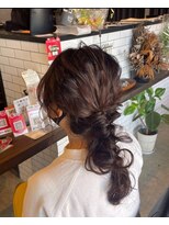 トイロ(toilo) ヘアアレンジ   編みおろしヘア