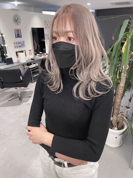 キング 枚方店(K!ng) 【枚方、高槻、梅田】ホワイトベージュ