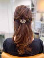 ジラ ヘアアンドメイク(girra HAIR&MAKE) ハーフアップ