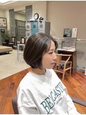 ショートボブ× オリーブブラウン