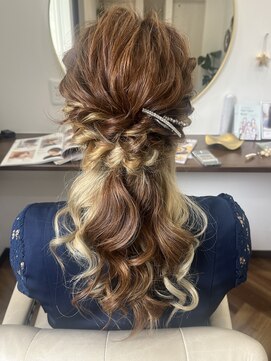 ウルー(Uruu-) ハーフアップ