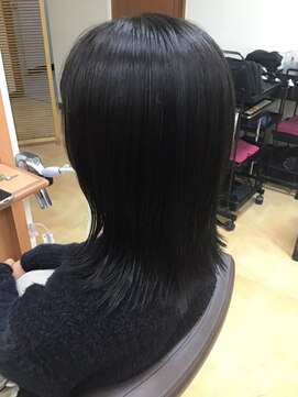 ヒラトヤ 肴町店 うるツヤ髪質改善大人可愛いハッシュカット黒髪ミディアムヘア