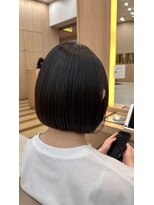 ルーシー(Lucy)&nbsp;ルーシー(Lucy)切りっぱなしボブ/ミニボブ/ダークグレージュ