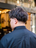 ブロートーキョーバーバーショップ 神田2nd(Bro Tokyo BARBERSHOP)&nbsp;テーパーフェードカット ニュアンスパーマスタイル