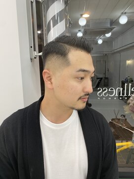 ウェルネス(Wellness) サイドパートスキンフェードカット