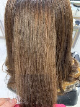 エスカーラ 表参道(THE ESCALA) @m_ayu/メルティカラー/タビラマユミ