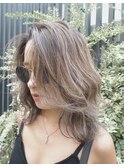 ハイライトカラー　ミディアムレイヤースタイル