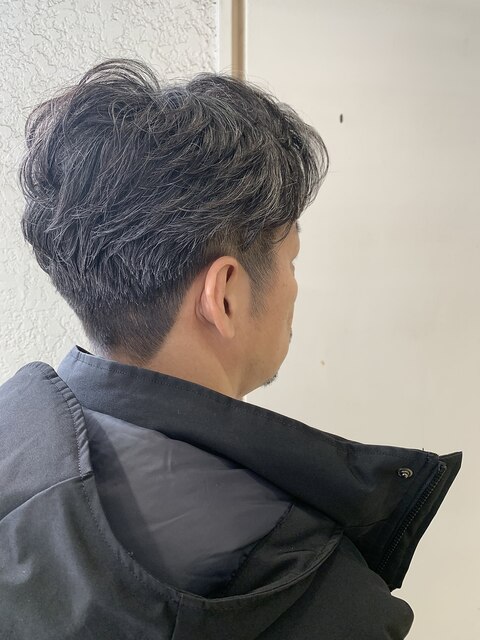 グレイヘアが映える！イケオジメンズカット