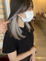 ココロヘアー マド(Cocolo hair MADO) ホワイトインナーカラー