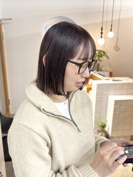 ミーナ バイ アーバン(Meena by urban.) 【Meenaハザマ】ぱつっとライン×外ハネボブ