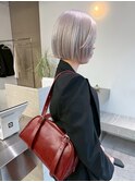 ホワイトシルバー/ハイトーンボブ/切りっぱなしボブ/ブリーチ