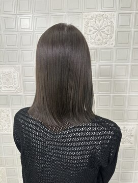 ヘンリエッタ 自由ヶ丘(Henrietta) 透明感アッシュベージュ