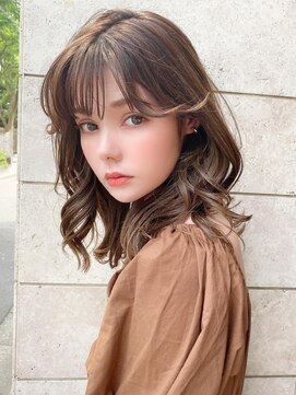 ラルユー 金山(LallYou) 柔らかなカールで魅せるミディアムスタイル