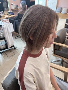 ソトエアンドマーブ 久喜店(SOTOE&marbb) 柔らかミルクティーベージュ/ブリーチカラー/ベージュ