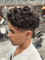 フォーコーナーズカットショップスリーセント 栄(FourCornersCutShop 3/cent) スパイラルパーマ/フェードカット/サーフカール