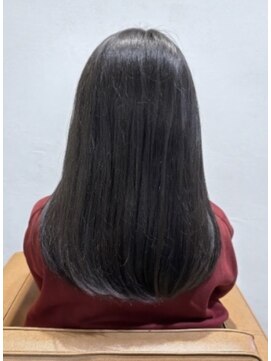 ブロッサム 東久留米店(Blossom) 大人ロング暗髪レイヤー小顔効果