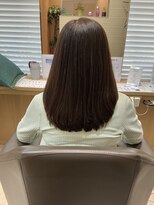 ウイバイファースト(u'i by first)&nbsp;カットはワンレンスタイル カラーはピンクブラウン