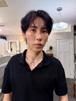 ナービス(NARVIS)&nbsp;くせ毛風カール×センターパート/大人メンズ/ショート