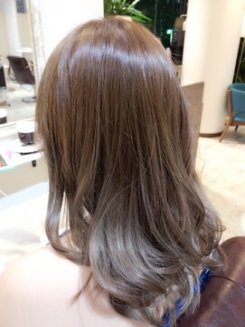 ティアラ 桜木町(TIARA) グラデーション☆イルミナ☆ベージュ