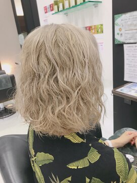 ヘアメイク アフェクト(hair make afe'cto) シルバーメタリック