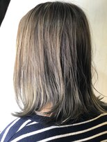 ヘアサロンエム 渋谷店(HAIR SALON M)&nbsp;外ハネ　アッシュグレー　レイヤースタイル