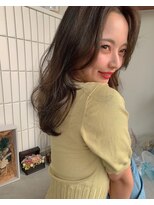 テオ(Theo)&nbsp;ミディアムレイヤー、ロングレイヤー、レイヤーヘア