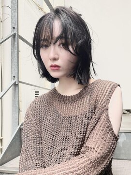 ココ 本八幡(KOKO) 黒髪クラゲヘアーオリーブグレー小顔ココアベージュショート