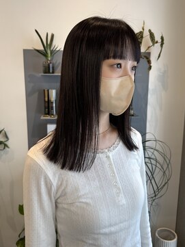 カサネ(casane) ぱっつん前髪とロブ